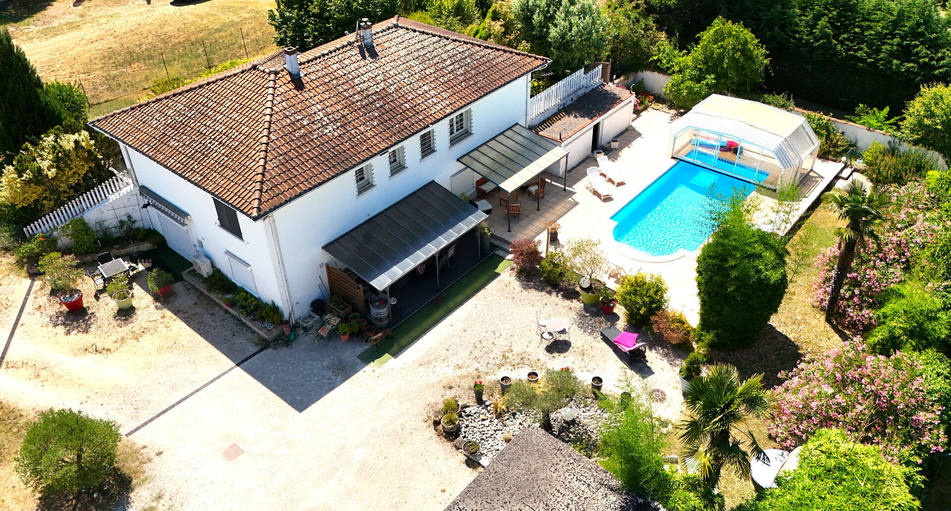 Photo Maison familiale avec piscine, composée de deux appartements indépendants image 1/6