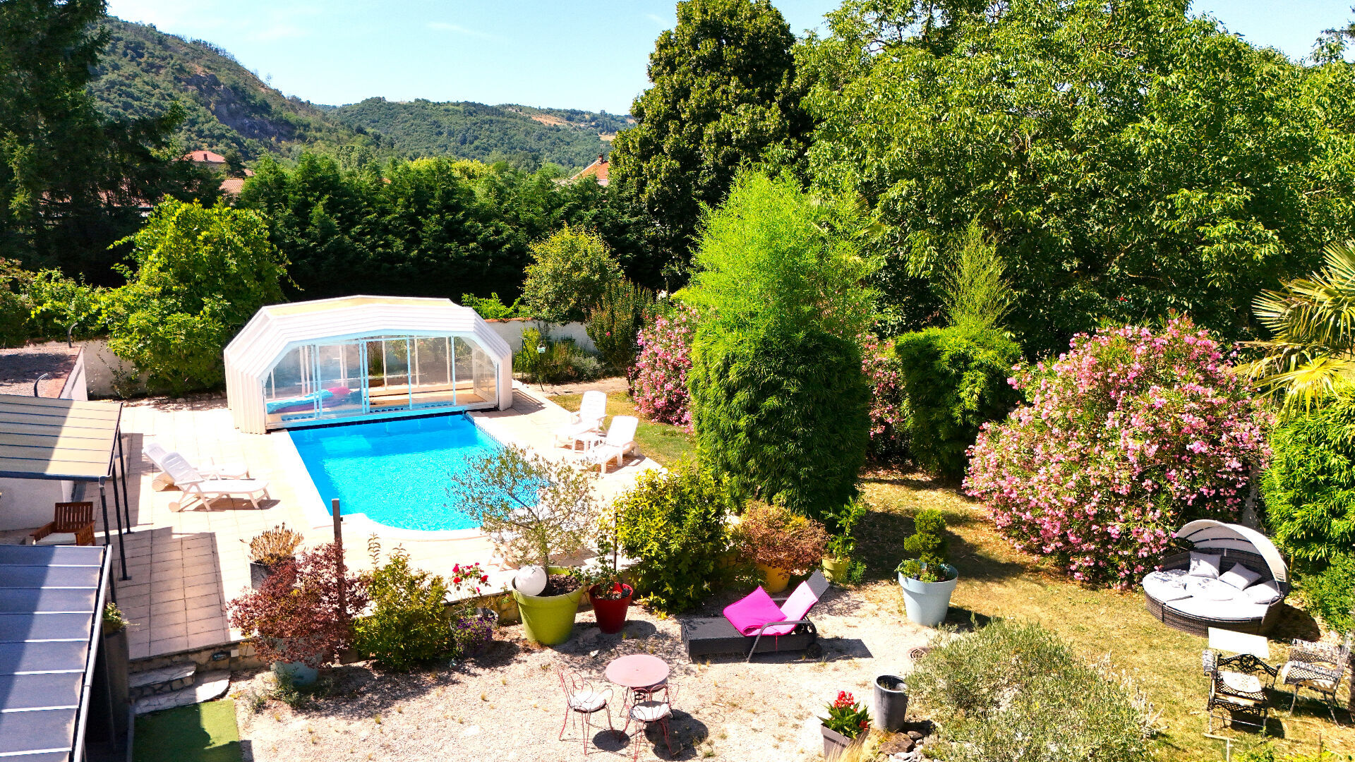 Photo Maison familiale avec piscine, composée de deux appartements indépendants image 3/6