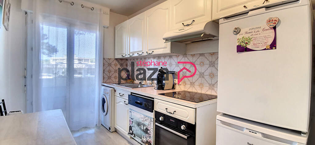 Très grand STUDIO meublé de 38.20 m2 avec terrasse et place de parking