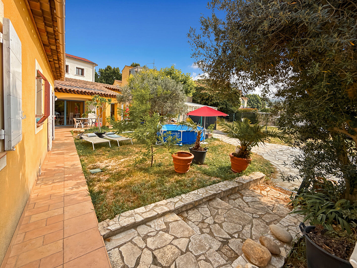 Photo A vendre - Marseille 12ème - 13012 - Village des Caillols - Villa 4 pièces de plain pieds - Jardin -Garage - Calme absolu image 2/6