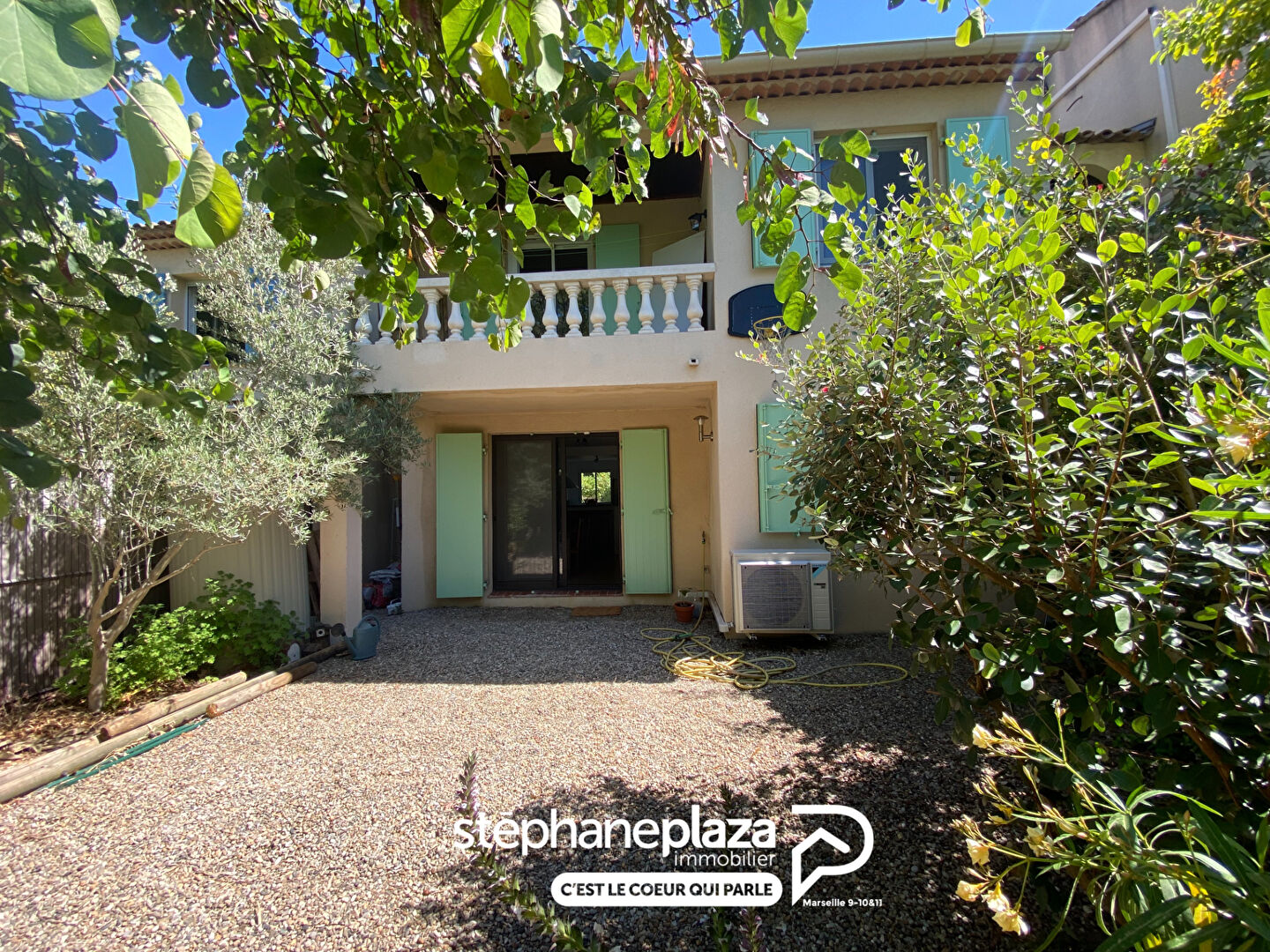 A LOUER MAZARGUES 13009 Belle Maison meublée 5 pièces 120 m2 sur 532m2 de parcelle + garage