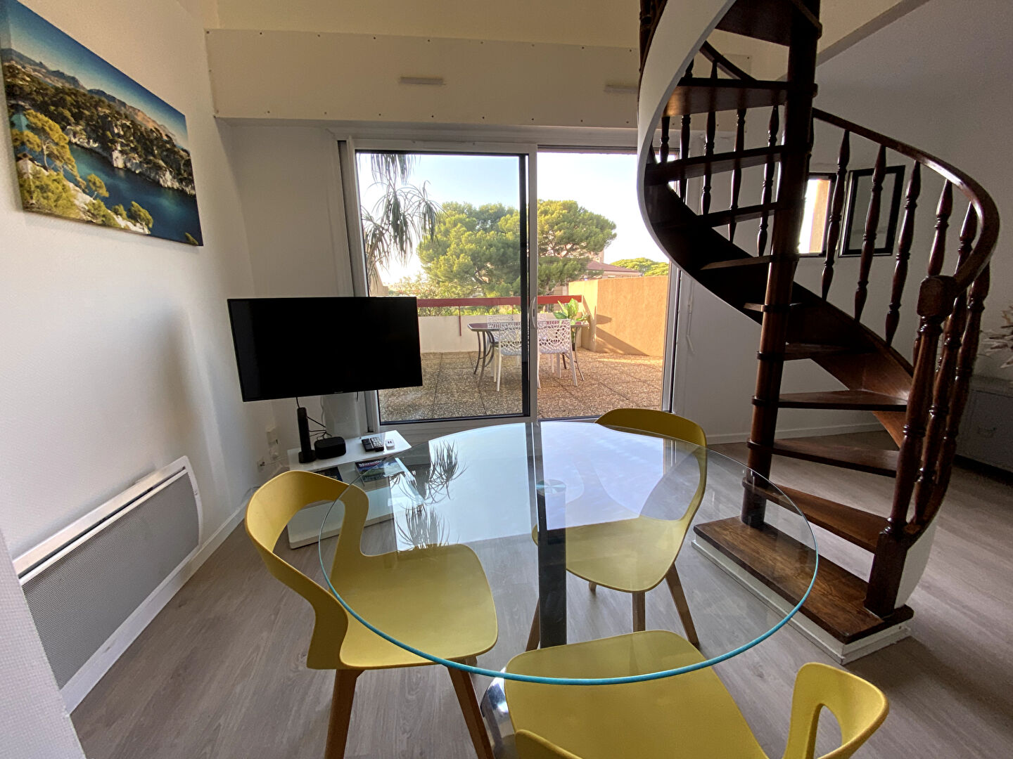 Photo A LOUER : Appartement duplex meublé dans immeuble récent avec parking et terrasse- Marseille 13009 image 3/6