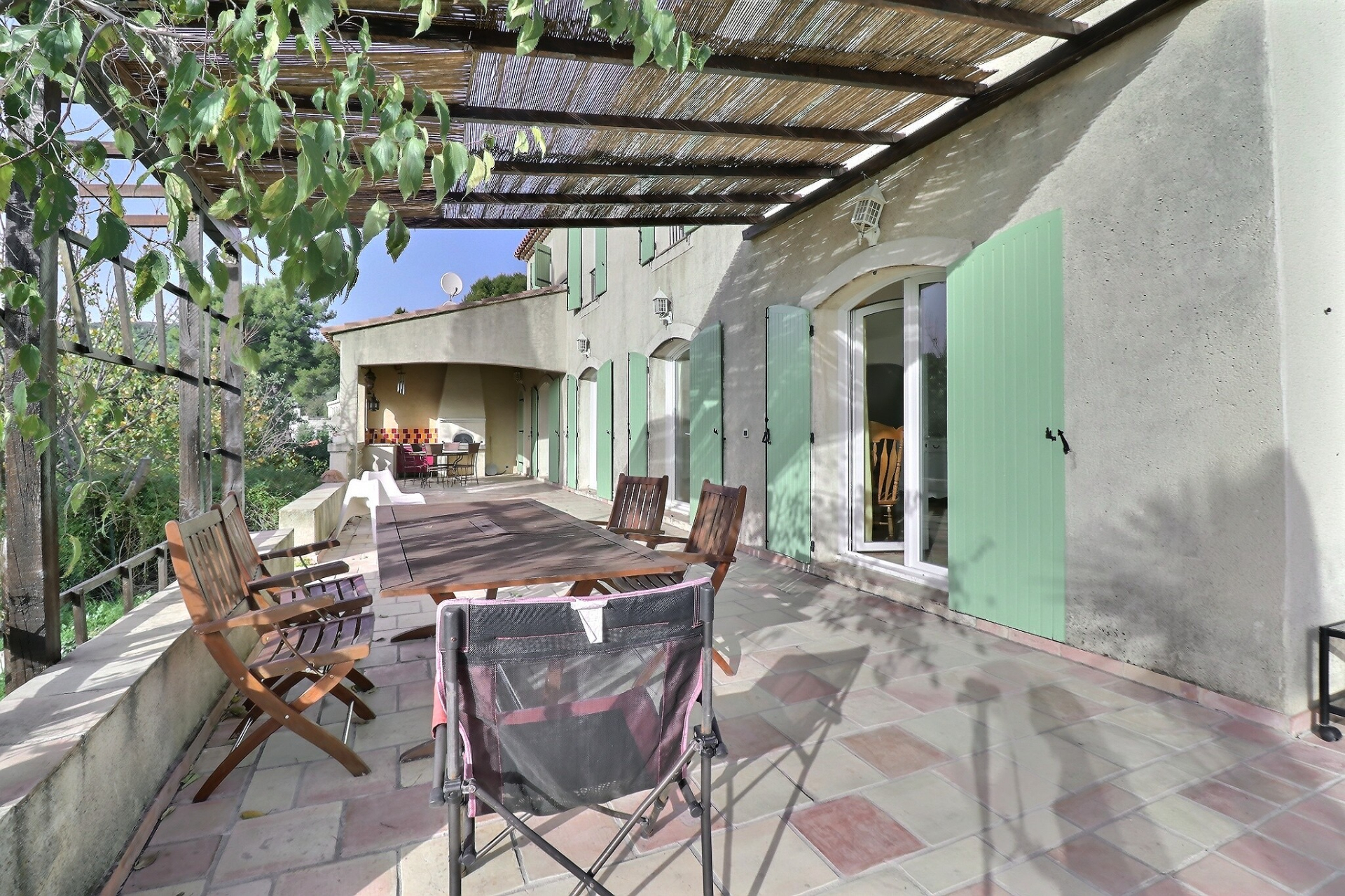 Photo A louer maison 7 pièces , 5 chambres avec piscine et garage image 2/6