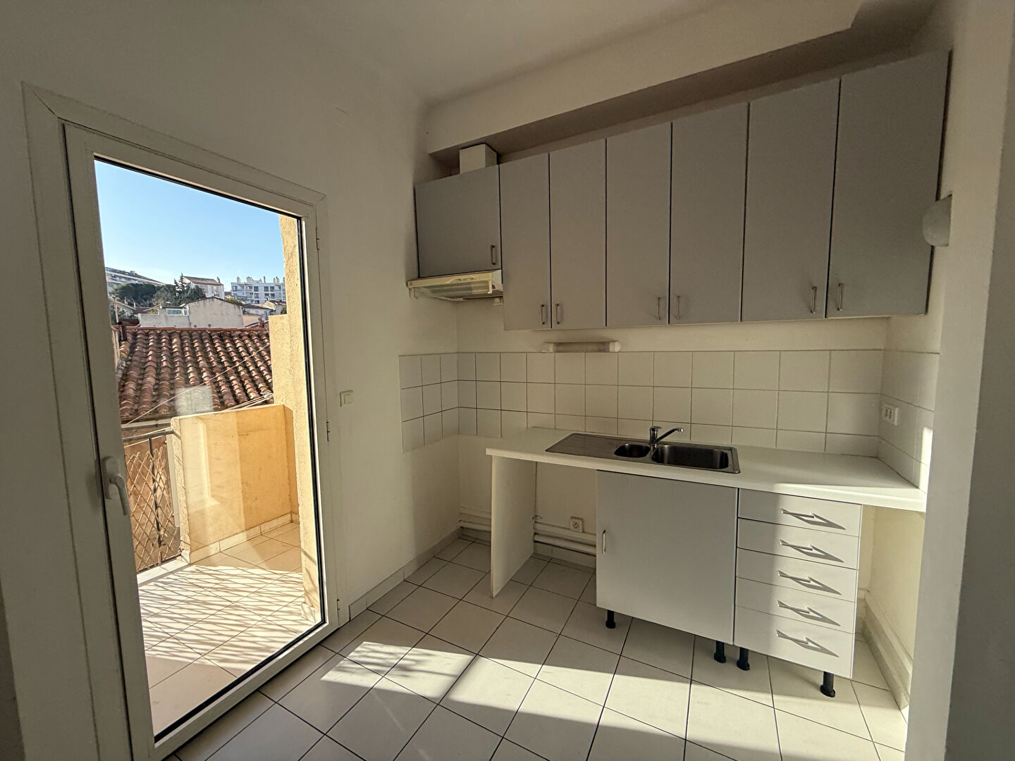 Photo A LOUER: Appartement Marseille 3 pièces de 52.34 m2 image 3/6