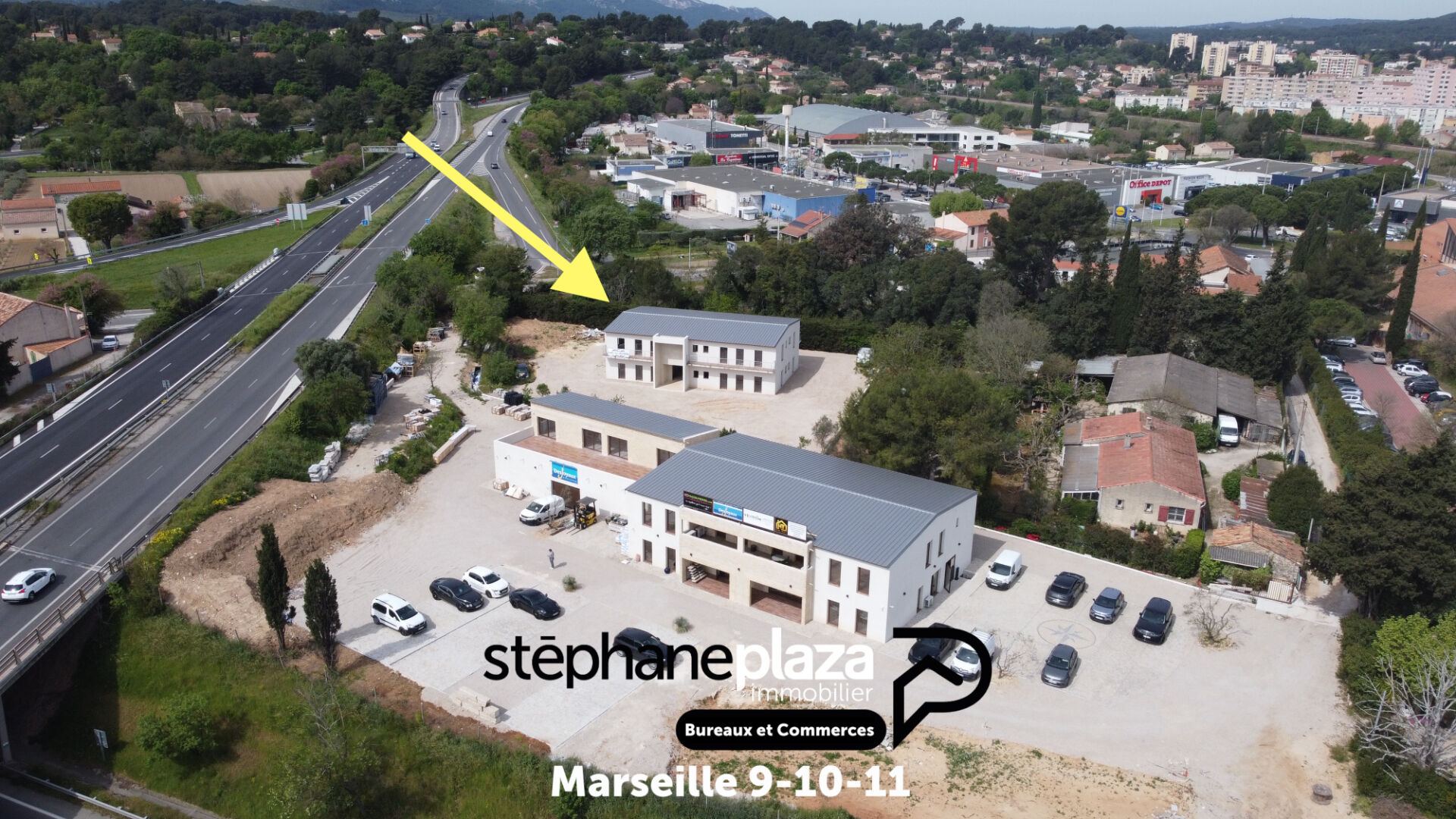Photo À louer ? Plateaux professionnels divisibles ? Zone des Paluds ? AUBAGNE- Local commercial  / Bureaux neuf de 250 m2 - Zone d'activité des PALUDS à 13400 Aubagne image 3/6