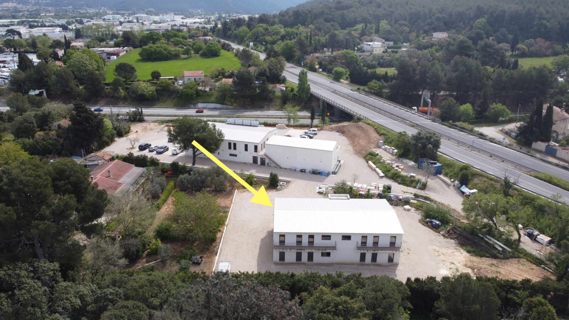 Photo À louer ? Plateaux professionnels divisibles ? Zone des Paluds ? AUBAGNE- Local commercial  / Bureaux neuf de 250 m2 - Zone d'activité des PALUDS à 13400 Aubagne image 5/6