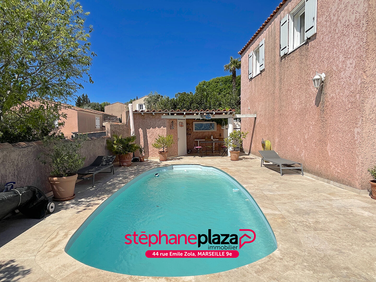 Photo À VENDRE - Marseille 13011 - La Valentine, Maison 4 pièces de 83m² avec piscine et garage sur une parcelle de 455m² image 3/6