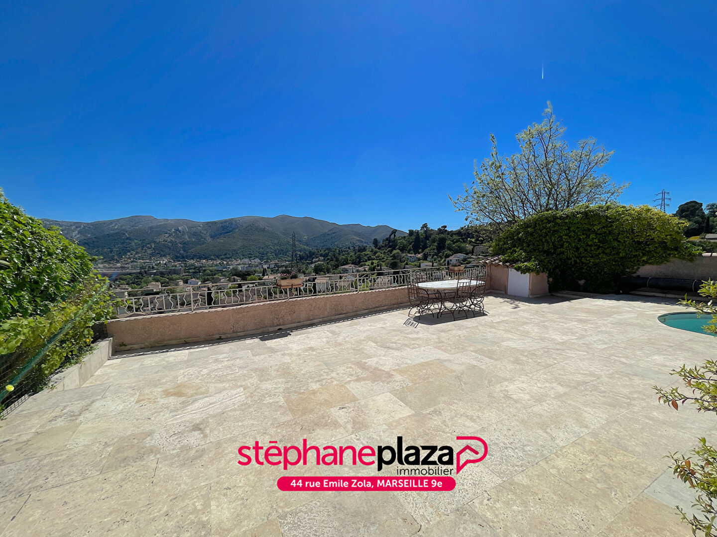 Photo À VENDRE - Marseille 13011 - La Valentine, Maison 4 pièces de 83m² avec piscine et garage sur une parcelle de 455m² image 4/6