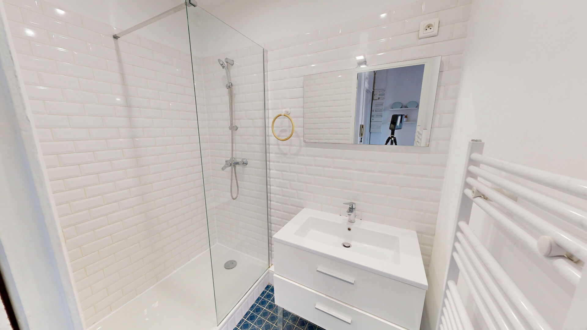 Photo Appartement à vendre - Marseille 13003 - rue honorat - appartement 2 pièces de - 45m² avec balcon et loggia image 4/6