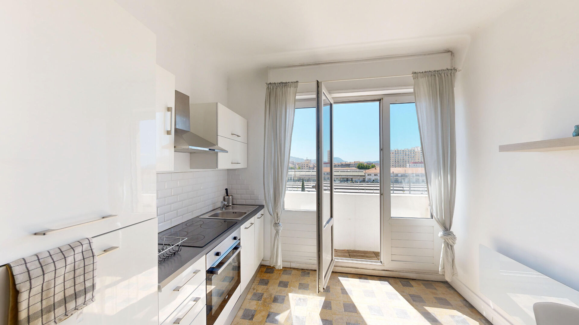 Photo Appartement à vendre - Marseille 13003 - rue honorat - appartement 2 pièces de - 45m² avec balcon et loggia image 6/6