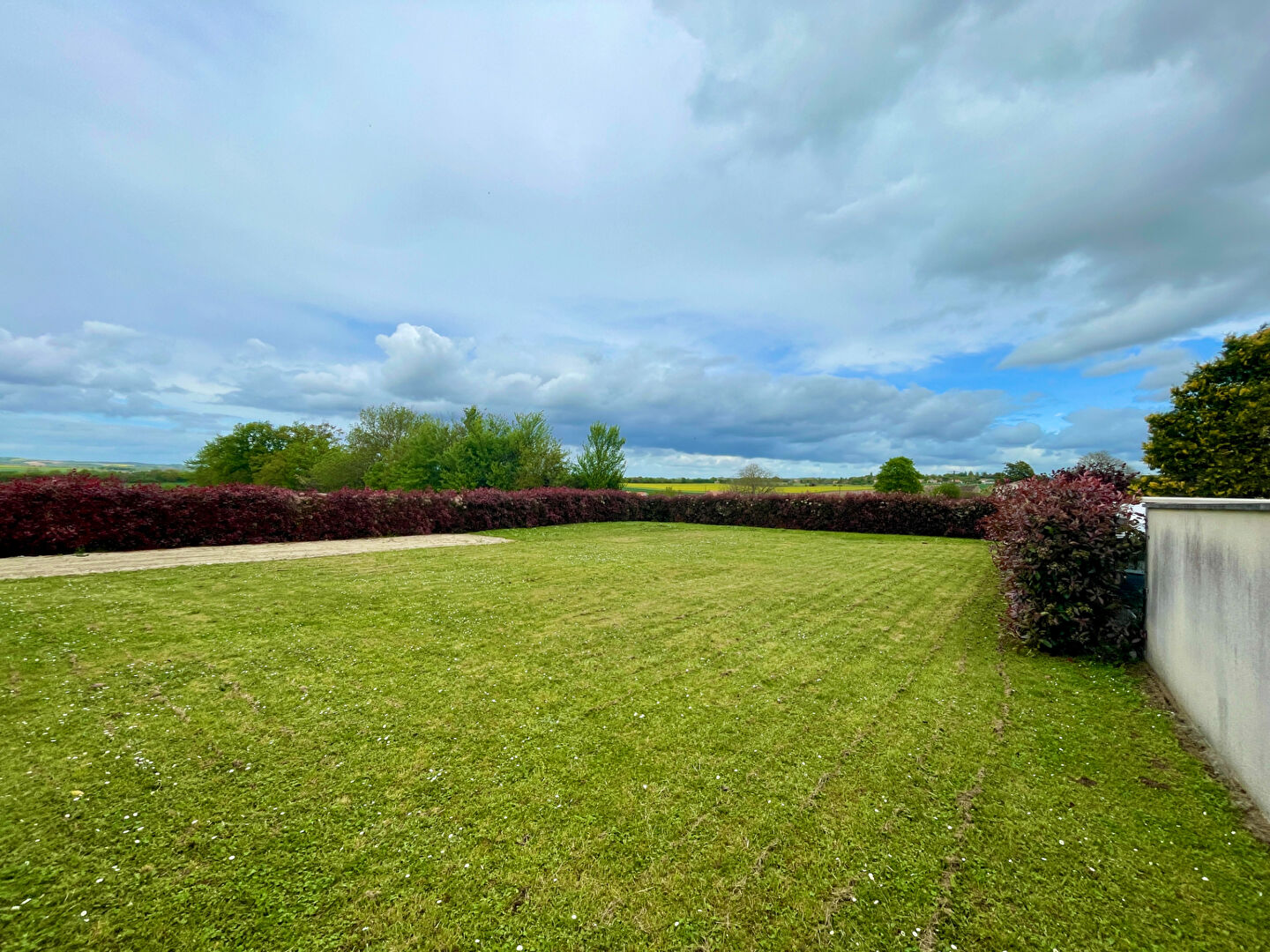 Photo Terrain Balzac 849 m2 image 2/3