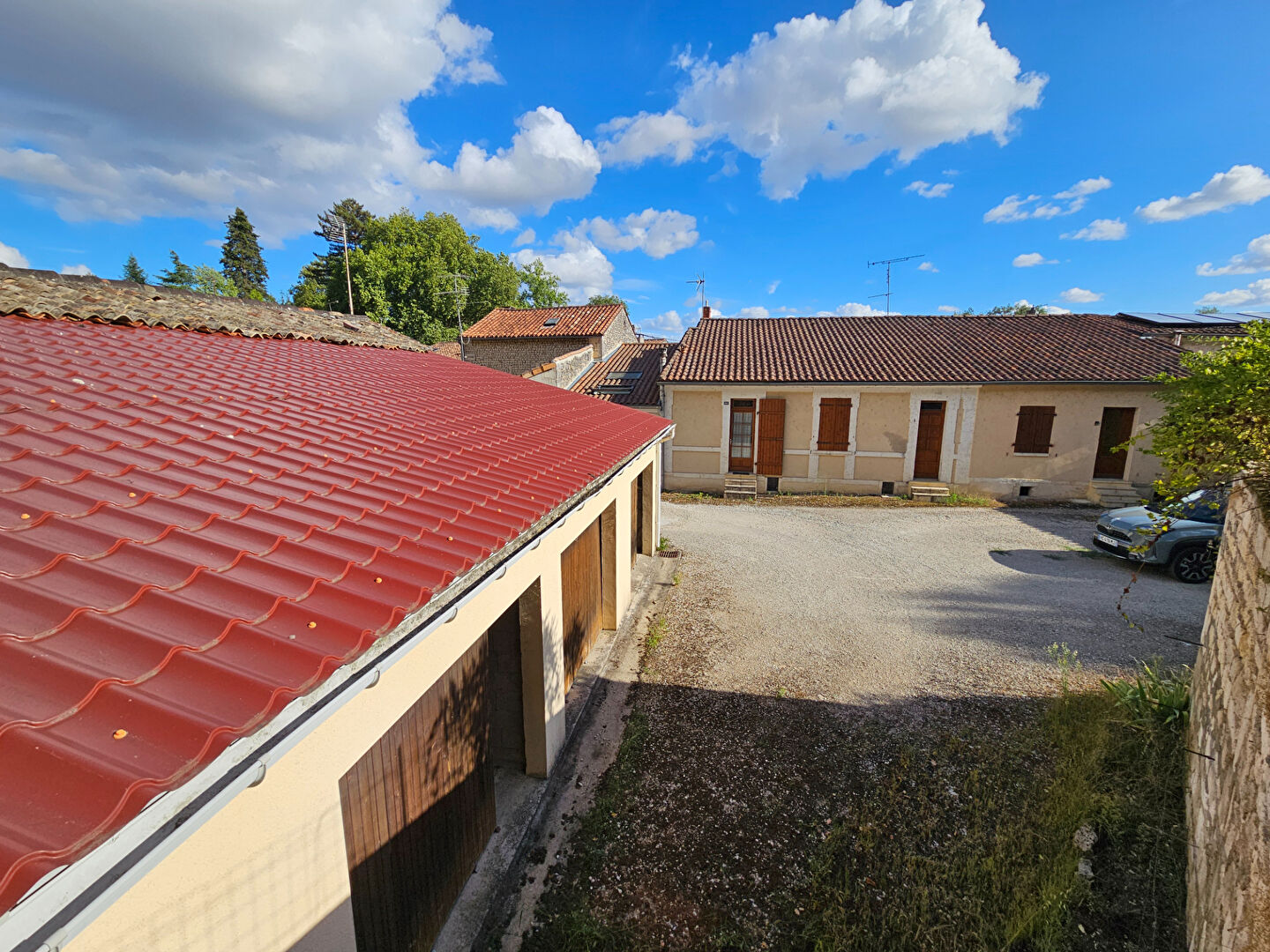 Ensemble immobilier de 3 maisons
