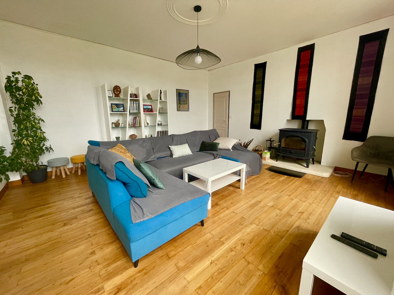 Photo Belle Charentaise avec piscine et dépendances à rénover. image 3/6