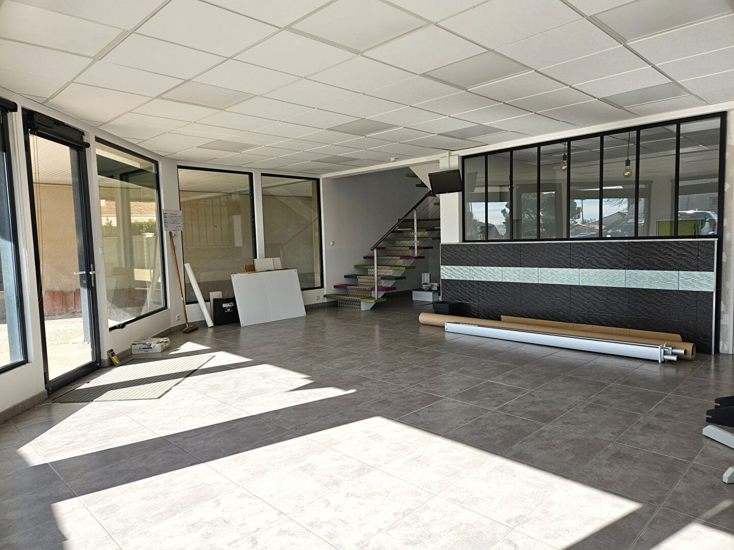 Photo LocaL Soyaux 230 m2 image 3/6