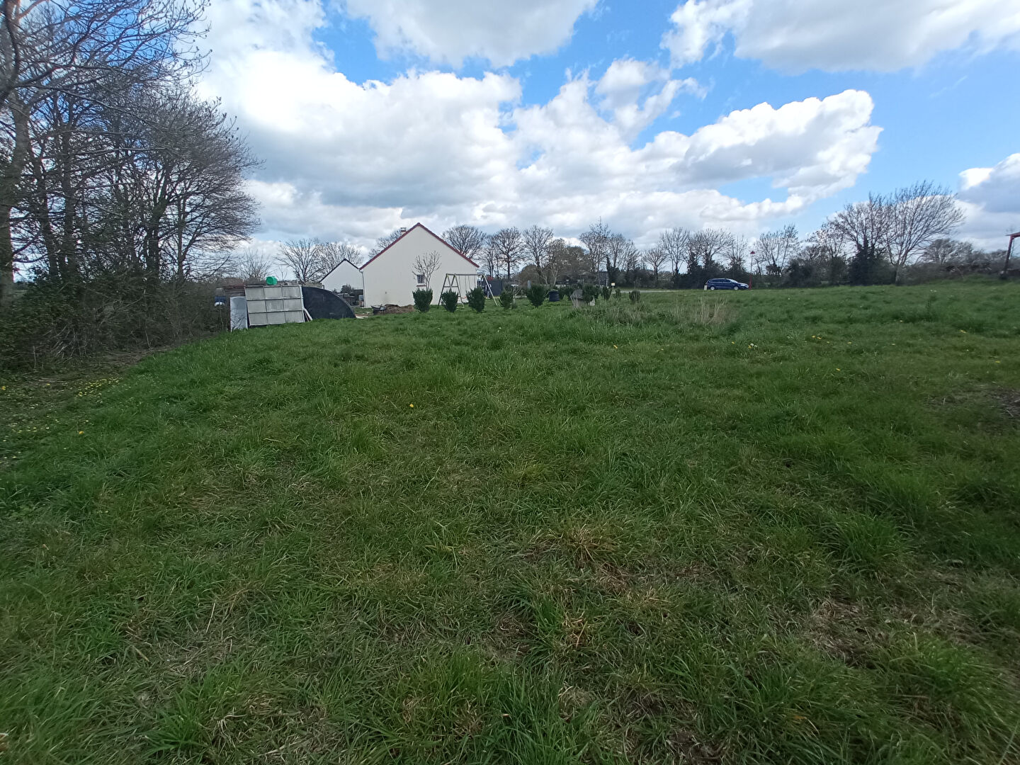 Photo Rare - Terrain à Bâtir 747m² - Viabilisé image 3/4