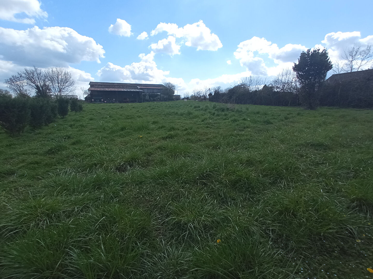 Photo Rare - Terrain à Bâtir 747m² - Viabilisé image 4/4