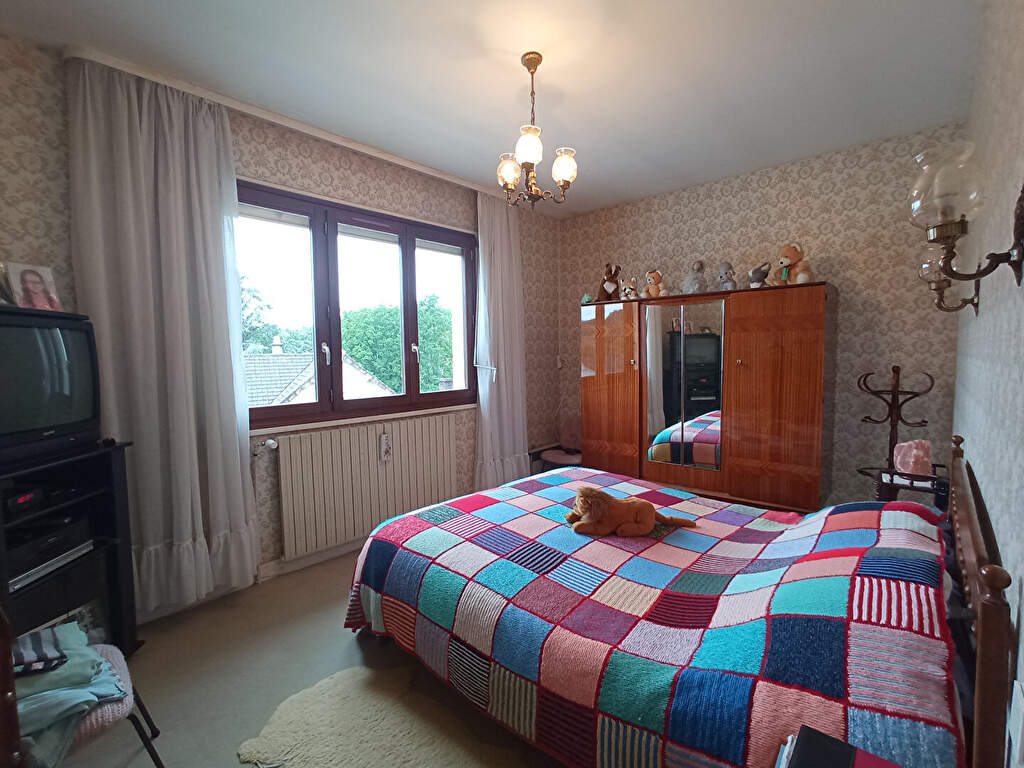 Photo Maison 8 pièces - 4 Chambres proche commerces et services image 6/6