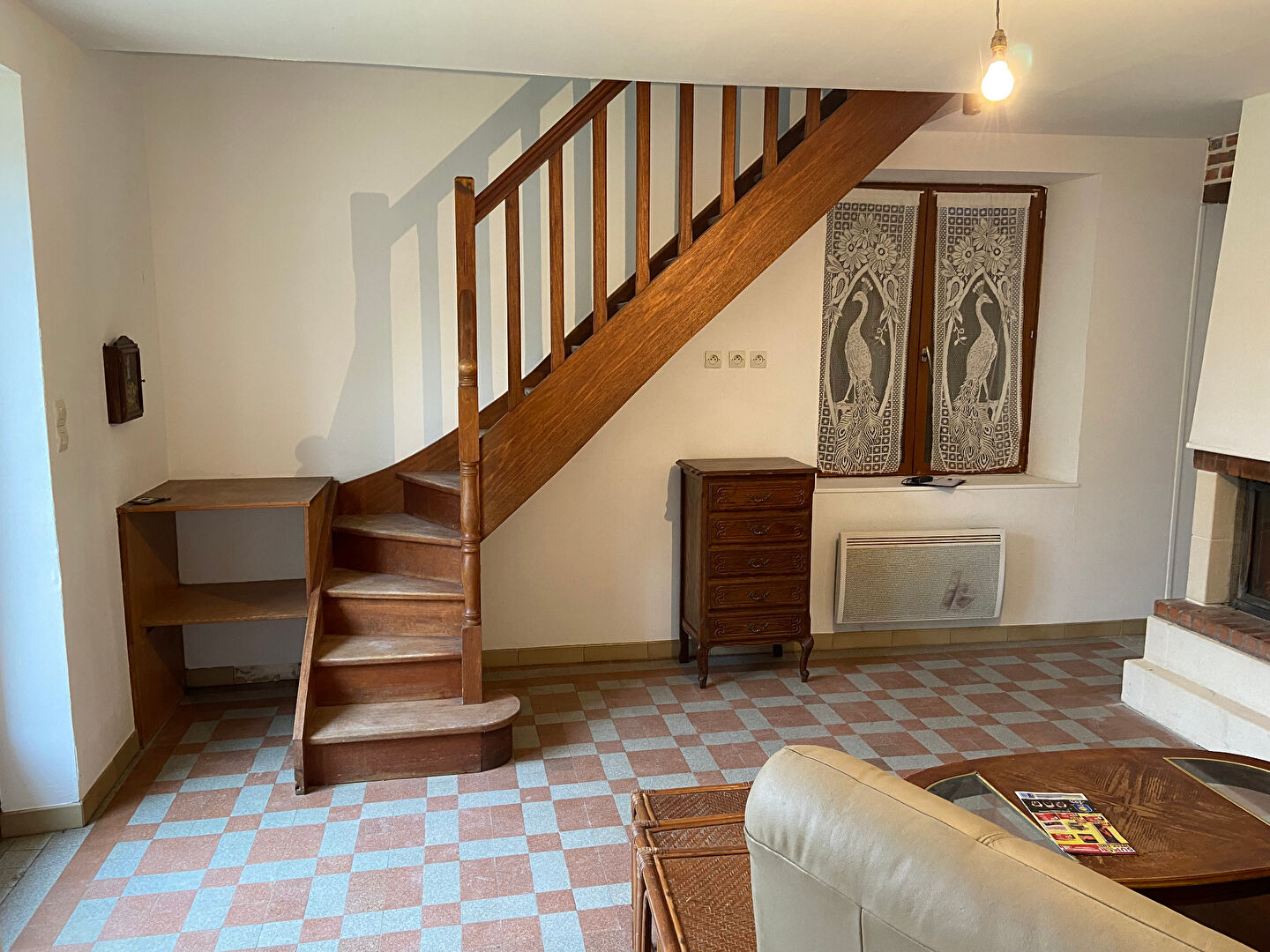 Photo Petite maison ancienne à Saint Amand proche des commodités.. image 4/6