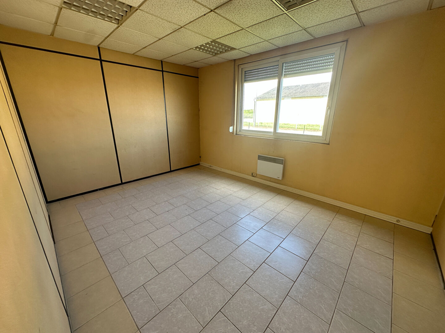 Photo Locaux Commerciaux à louer, Naveil image 2/6