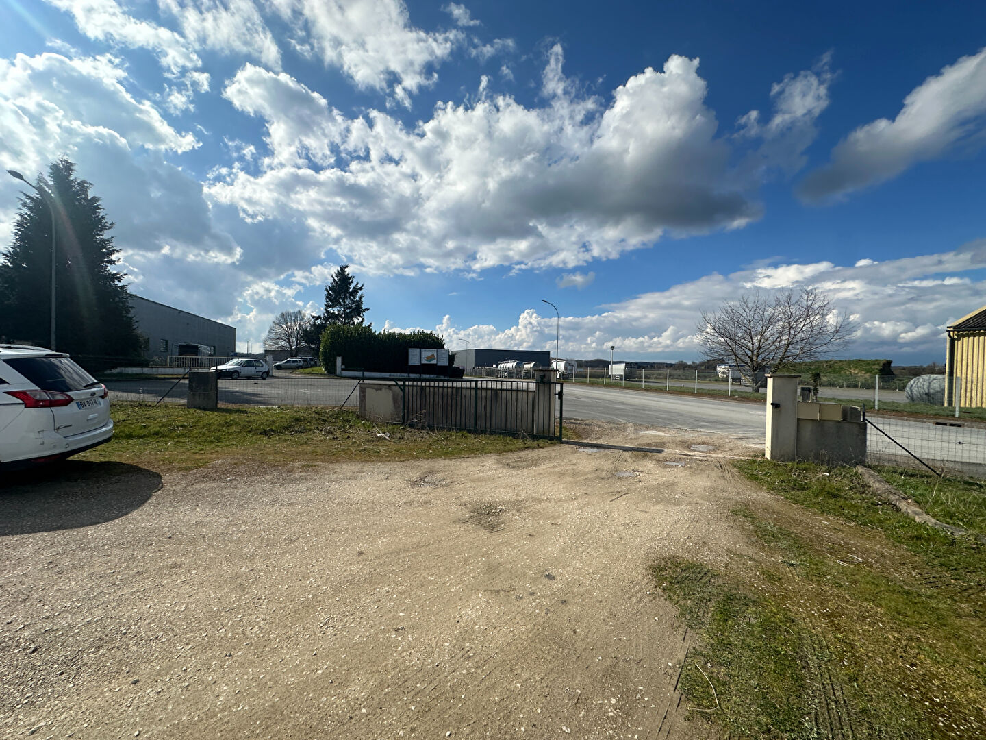 Photo Locaux Commerciaux à louer, Naveil image 6/6