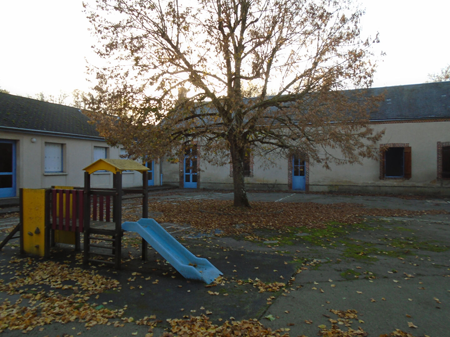 ENSEMBLE IMMOBILIER à CLOYES LES TROIS RIVIERES