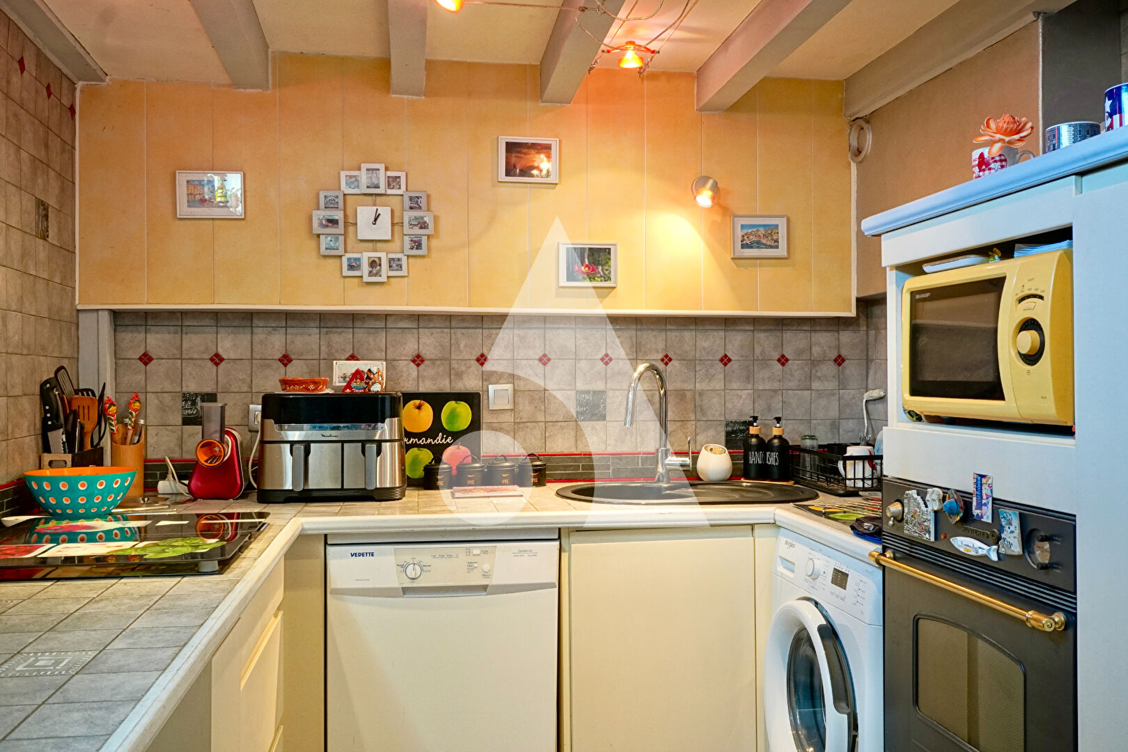 Photo Venelles, T2 en duplex au coeur du village. image 3/5