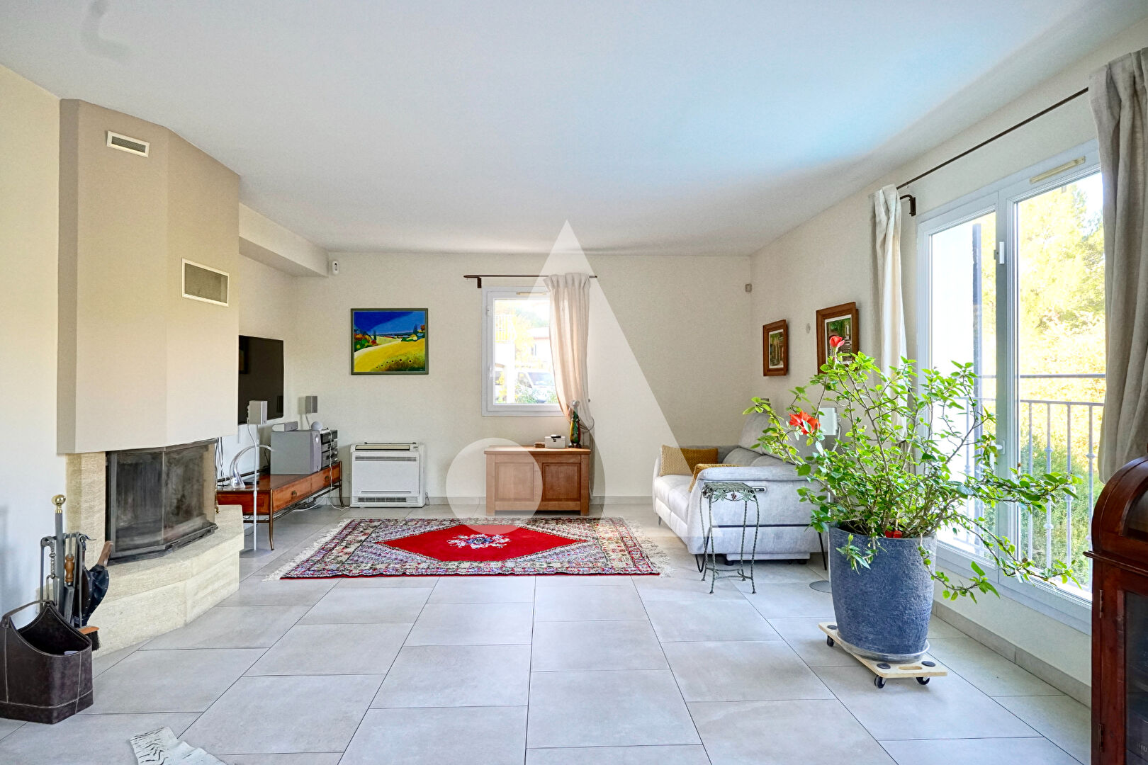 Photo Chateauneuf Le Rouge, Villa 7 pièces avec piscine et vue dégagée. image 4/6