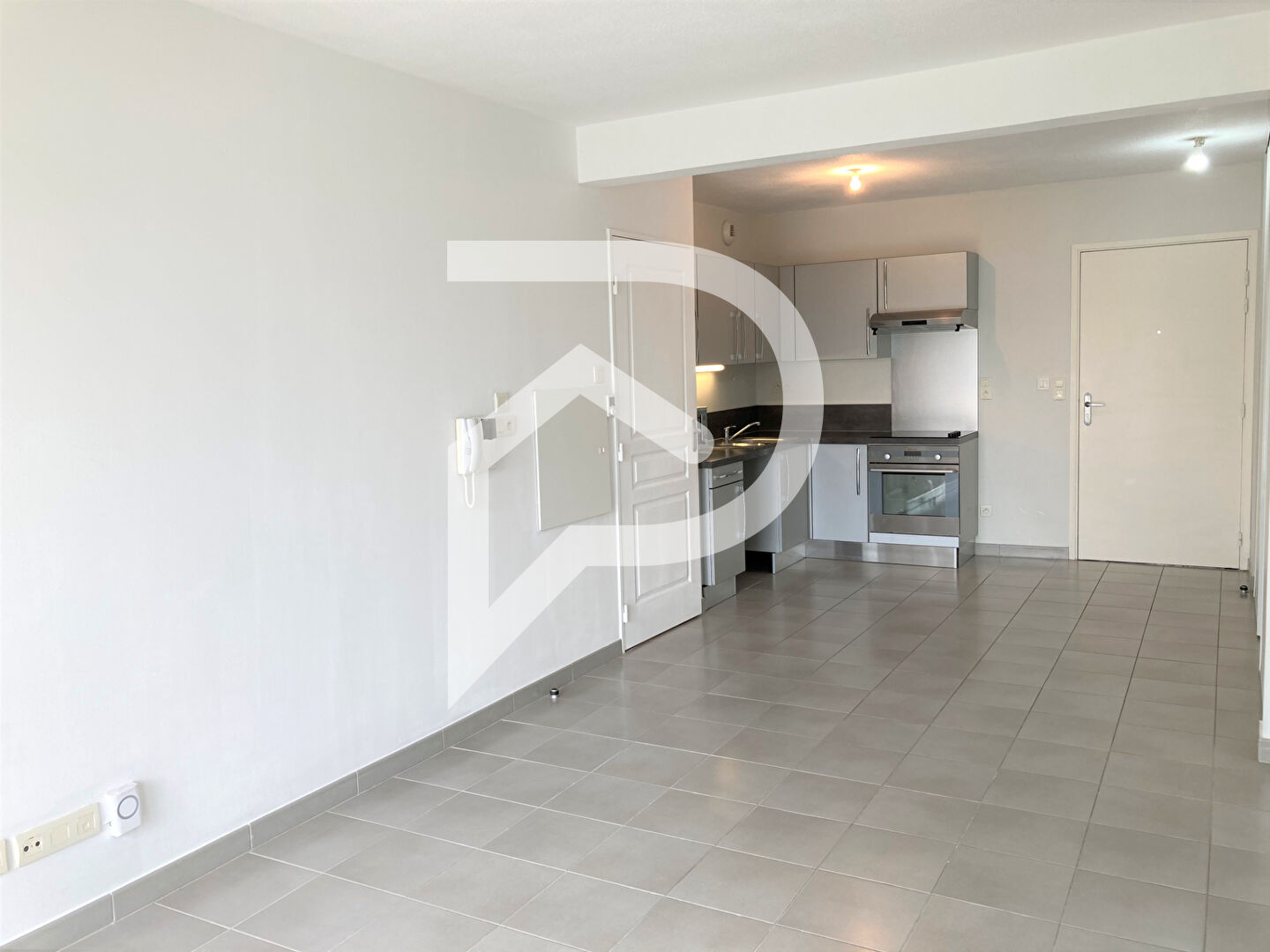 Photo APPARTEMENT T3 + BALCON + STATIONNEMENT image 6/6