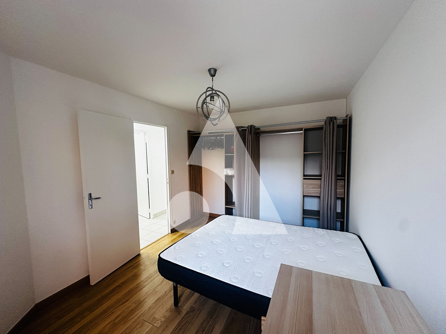 Photo NANTES - HYPERCENTRE // T3 MEUBLÉ (Colocation acceptée) image 6/6