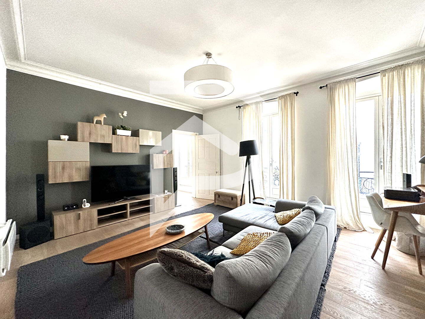 Photo Nantes Centre ville // Appartement meublé T2 Bis  61.89 m2 image 2/6