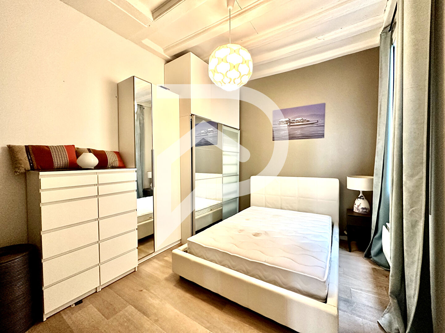 Photo Nantes Centre ville // Appartement meublé T2 Bis  61.89 m2 image 5/6