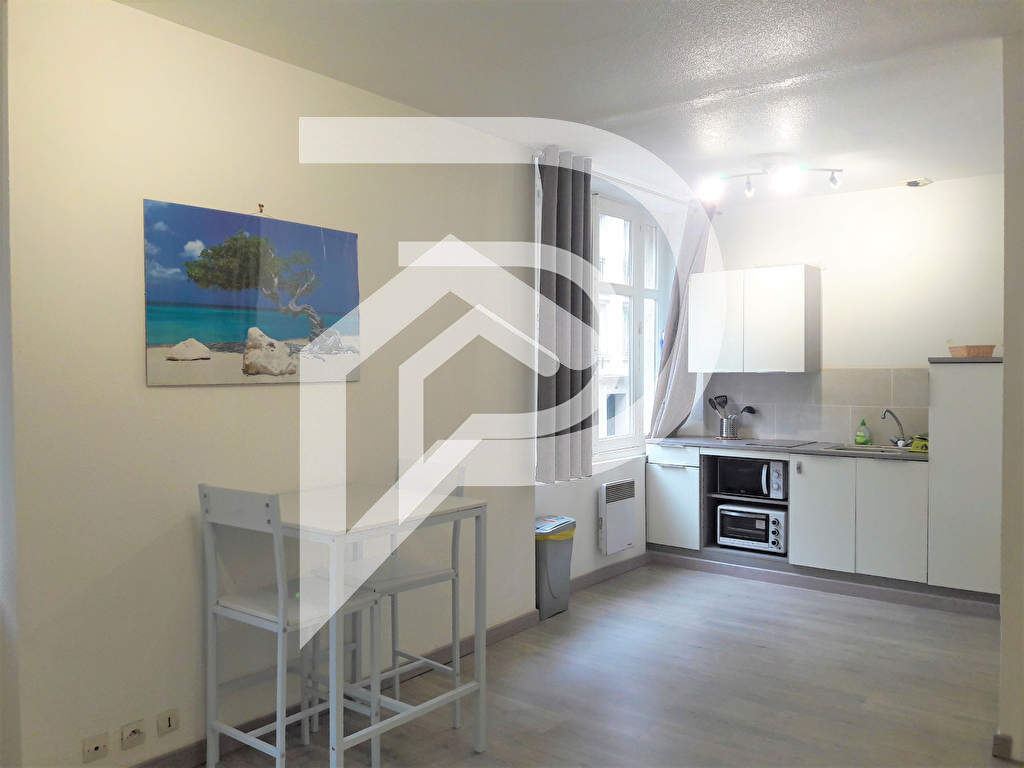 NANTES - GRASLIN // T2 Meublé