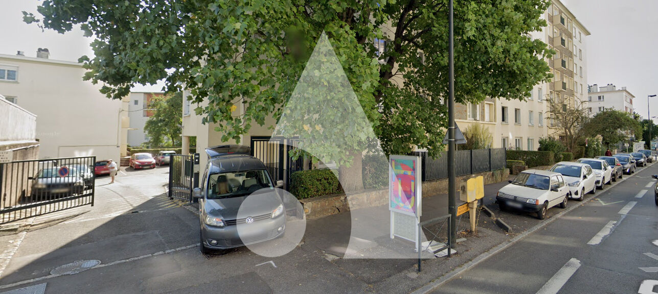 Photo Parking / box Nantes 14 m2 image 1/2