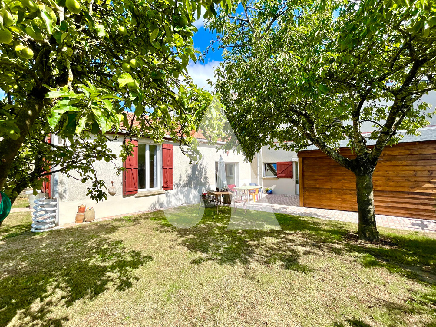 Maison 205 m² au sol - Nantes Saint-Jacques - Jardin - Garage