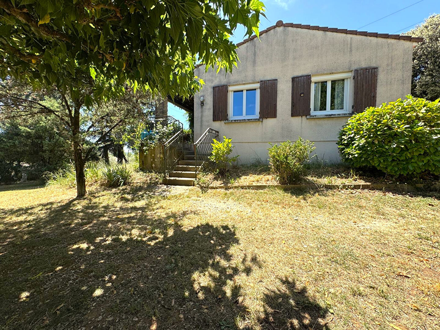 Maison Saint-Michel-d'Euzet - 6 pièces - 119 m² + Appartement de 43 m²