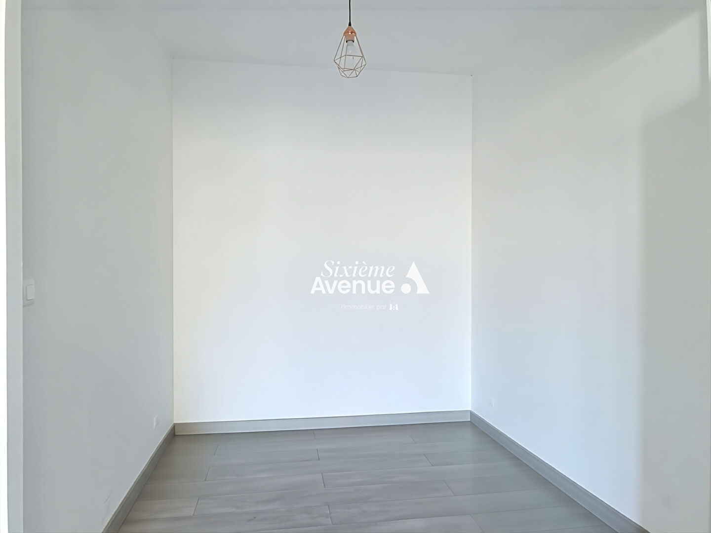 Studio de 27 m² avec une cave - RESIDENCE SENIORS