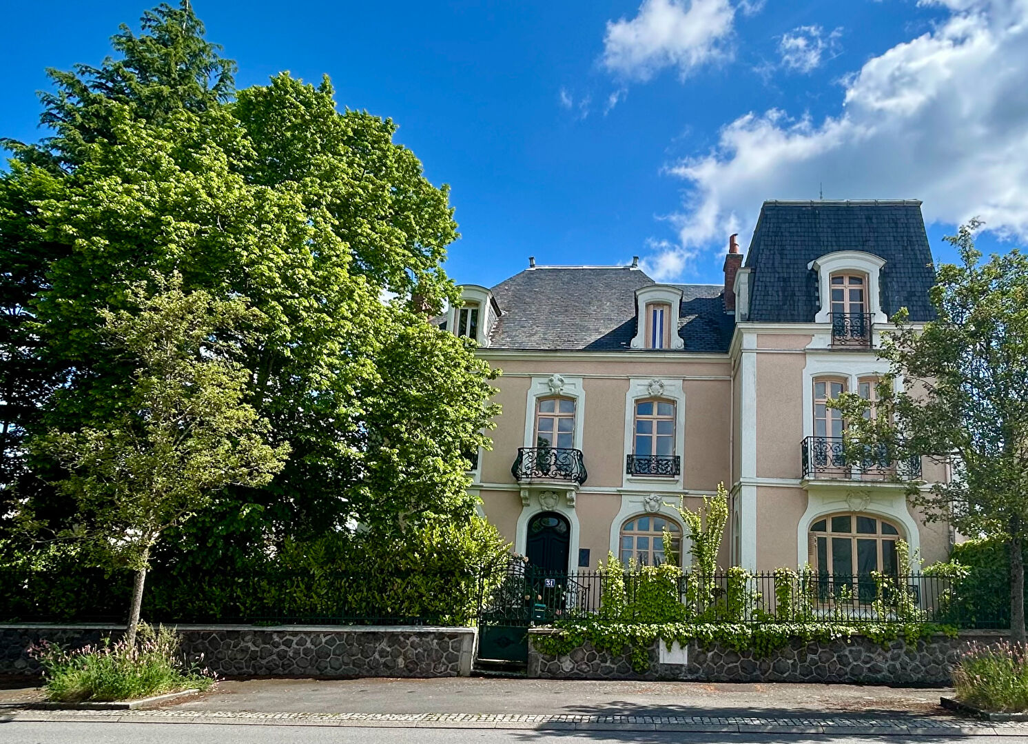 Agence immobilière de 
 Stéphane Plaza Immobilier Montlucon - Stéphane Plaza Immobilier Montluçon 

