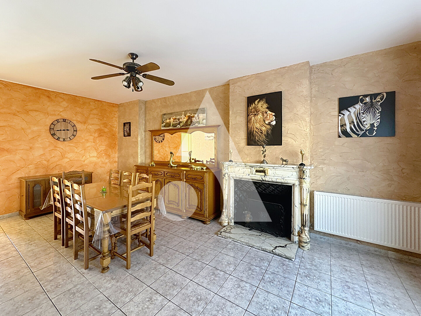 Photo Maison semi-individuelle 4 chambres, Garage image 3/6