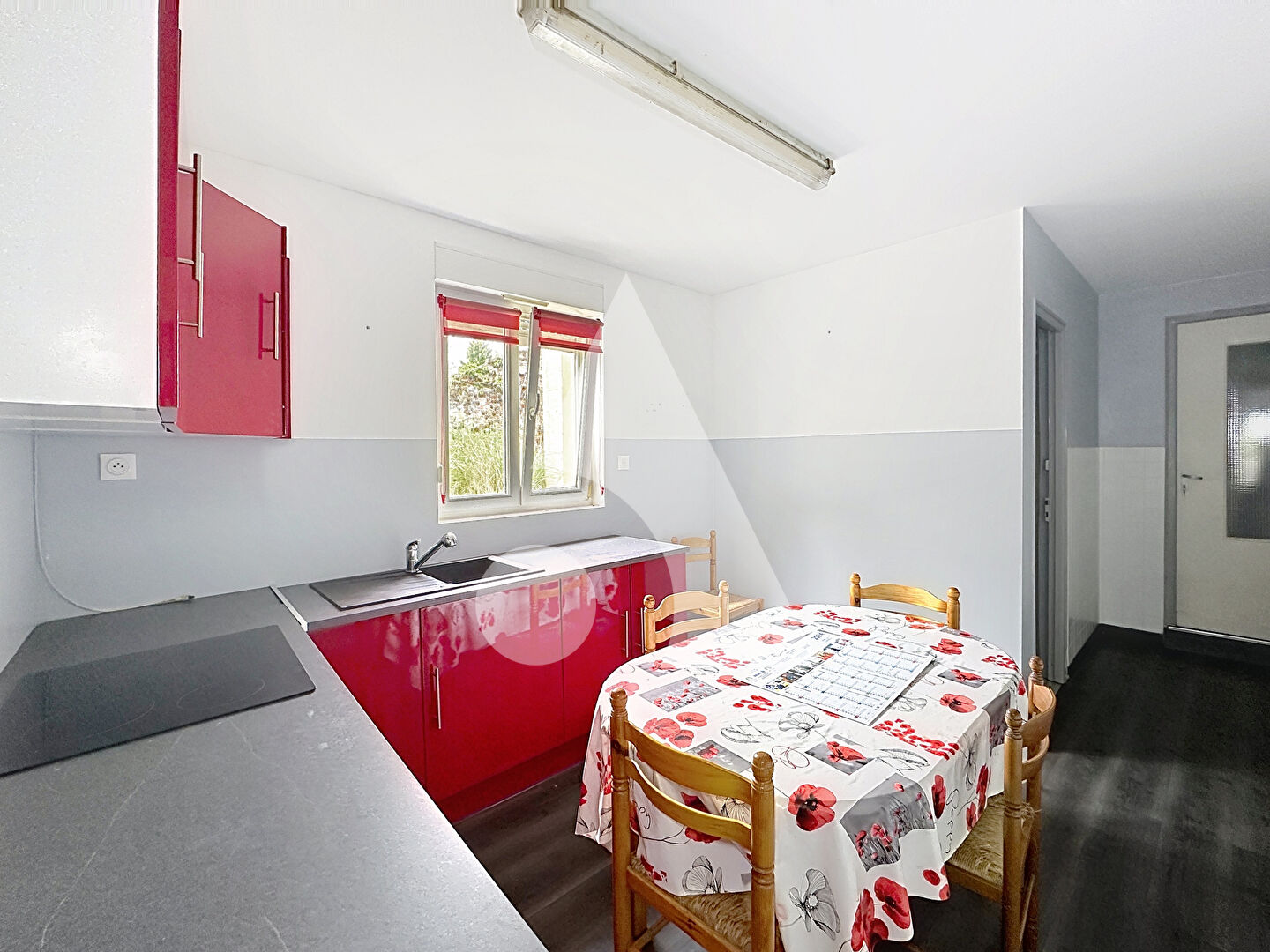 Photo Coup de coeur en centre ville 2 maisons avec local commercial image 1/6