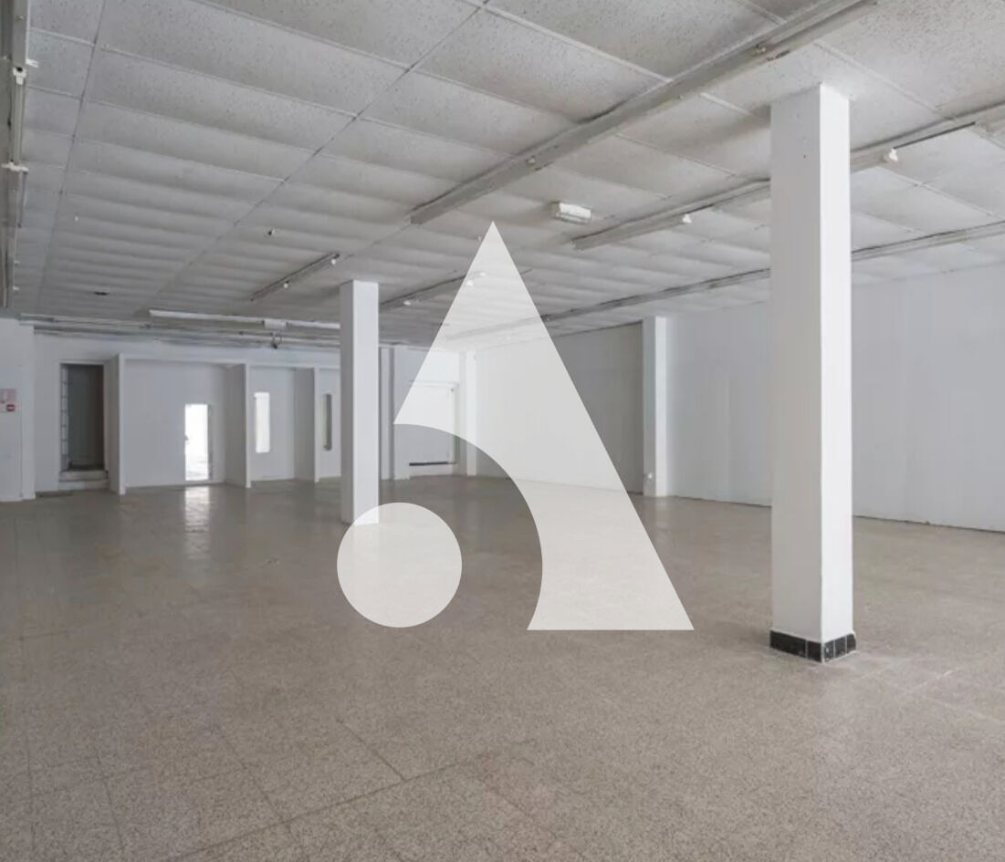 Photo Local commercial à fort potentiel Vieu Condé 594 m² image 4/4