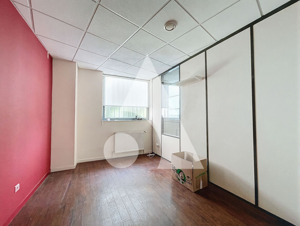 Photo Local commercial CONDE-SUR-ESCAUT image 4/4