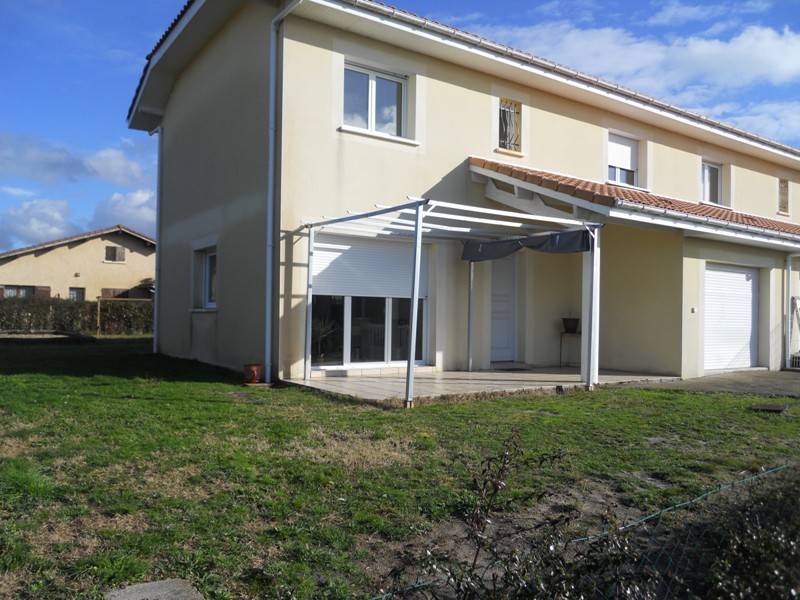 Maison à louer à Sainte-Eulalie-En-Born (40200).