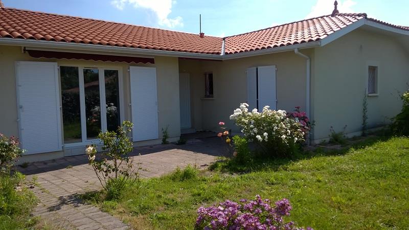 À louer à l'année, maison de 101 m², 4 pièces à Aureilhan (40200).