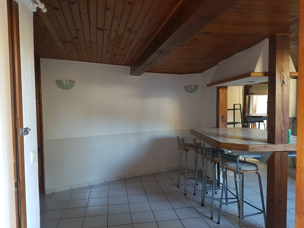 A vendre maison de ville d'une surface d'environ 50 m² à CASTETS (40260).