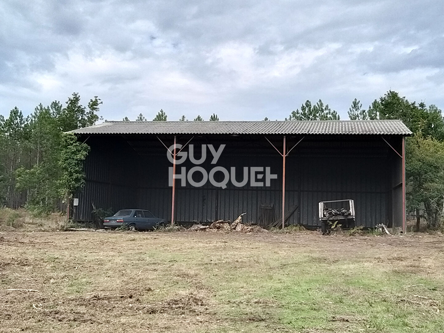 A VENDRE HANGAR Taller 216 m2