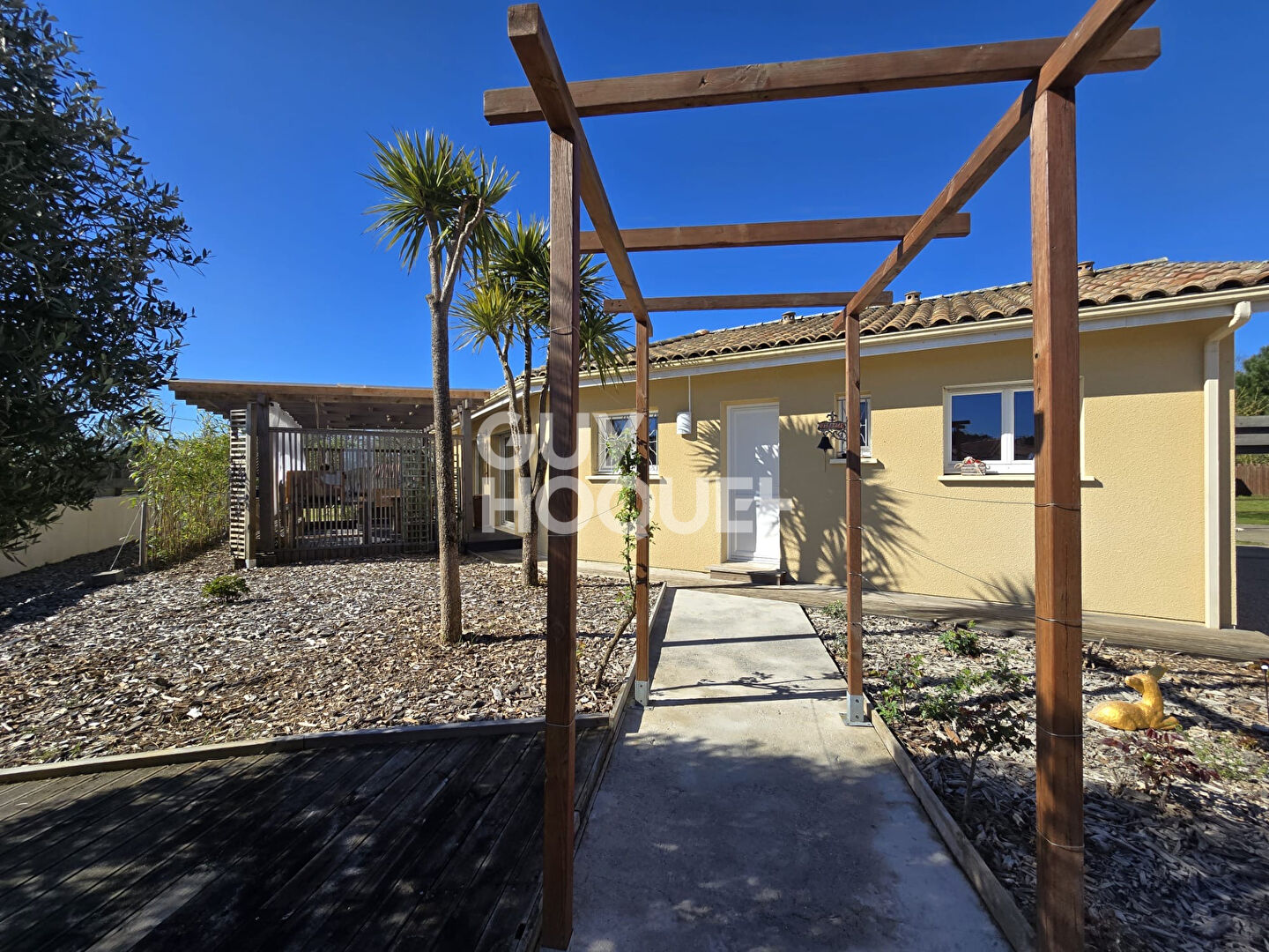 Maison contemporaine F4 d'environ 144m² à BOOS / RION DES LANDES (40370 )