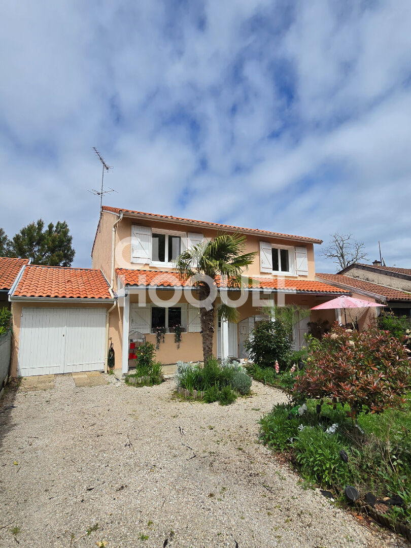 Charmante maison 5 pièces d'environ 110 m2 à LESPERON ( 40260)