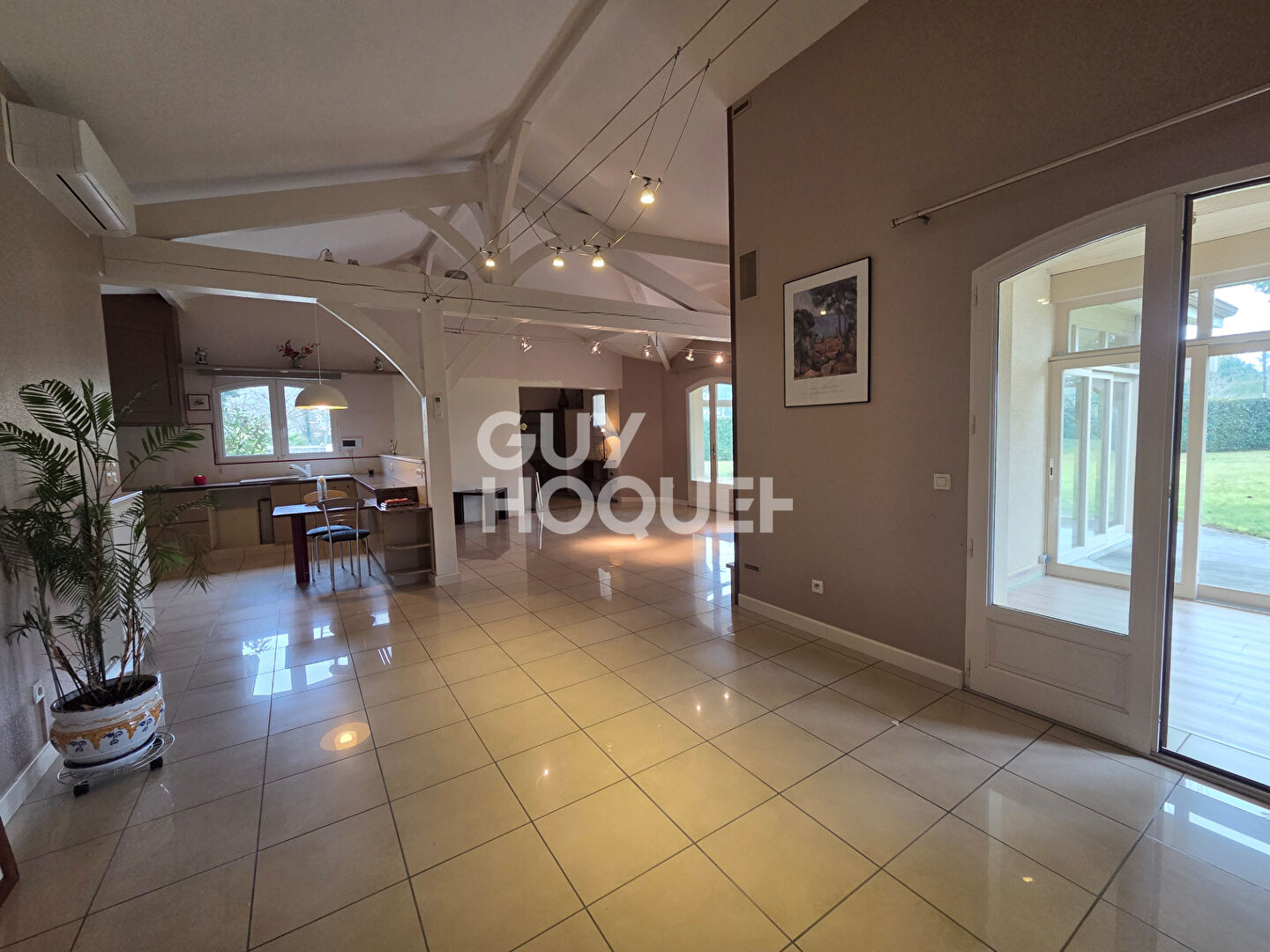 Maison de charme d'environ 140 m² à RION DES LANDES (40370)