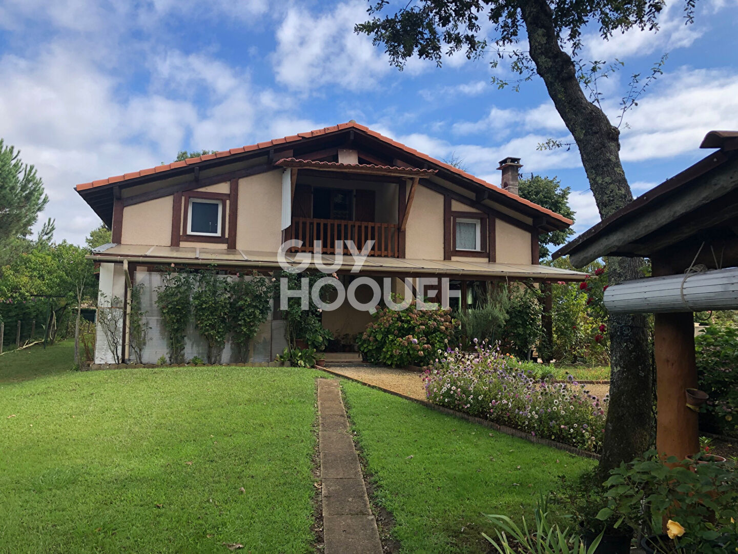 Maison des années 90  dans un magnifique jardin de 2000m2 à GARROSSE - MORCENX-LA-NOUVELLE (40110)