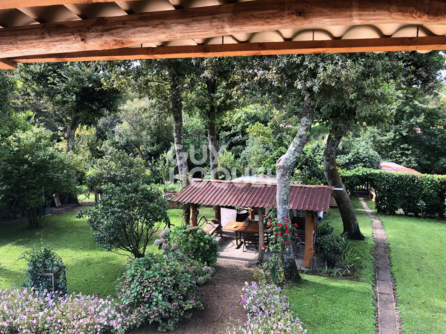 Maison des années 90  dans un magnifique jardin de 2000m2 à GARROSSE - MORCENX-LA-NOUVELLE (40110)